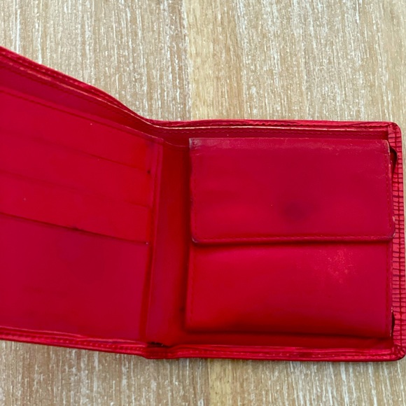 Vintage Louis Vuitton Epi Leather Flap Wallet - Red Leather - Picture 6 of 6
